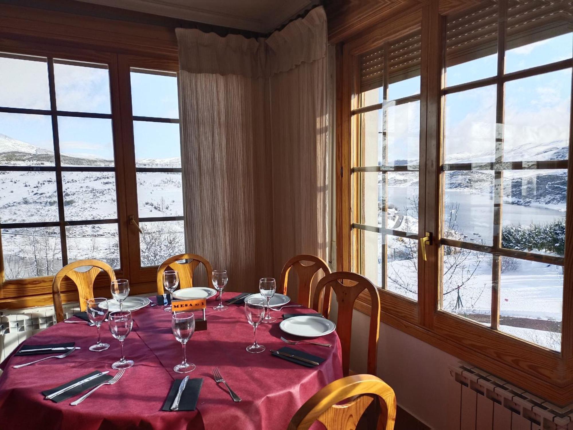 Hotel Pico Espiguete Alba de los Cardaños エクステリア 写真