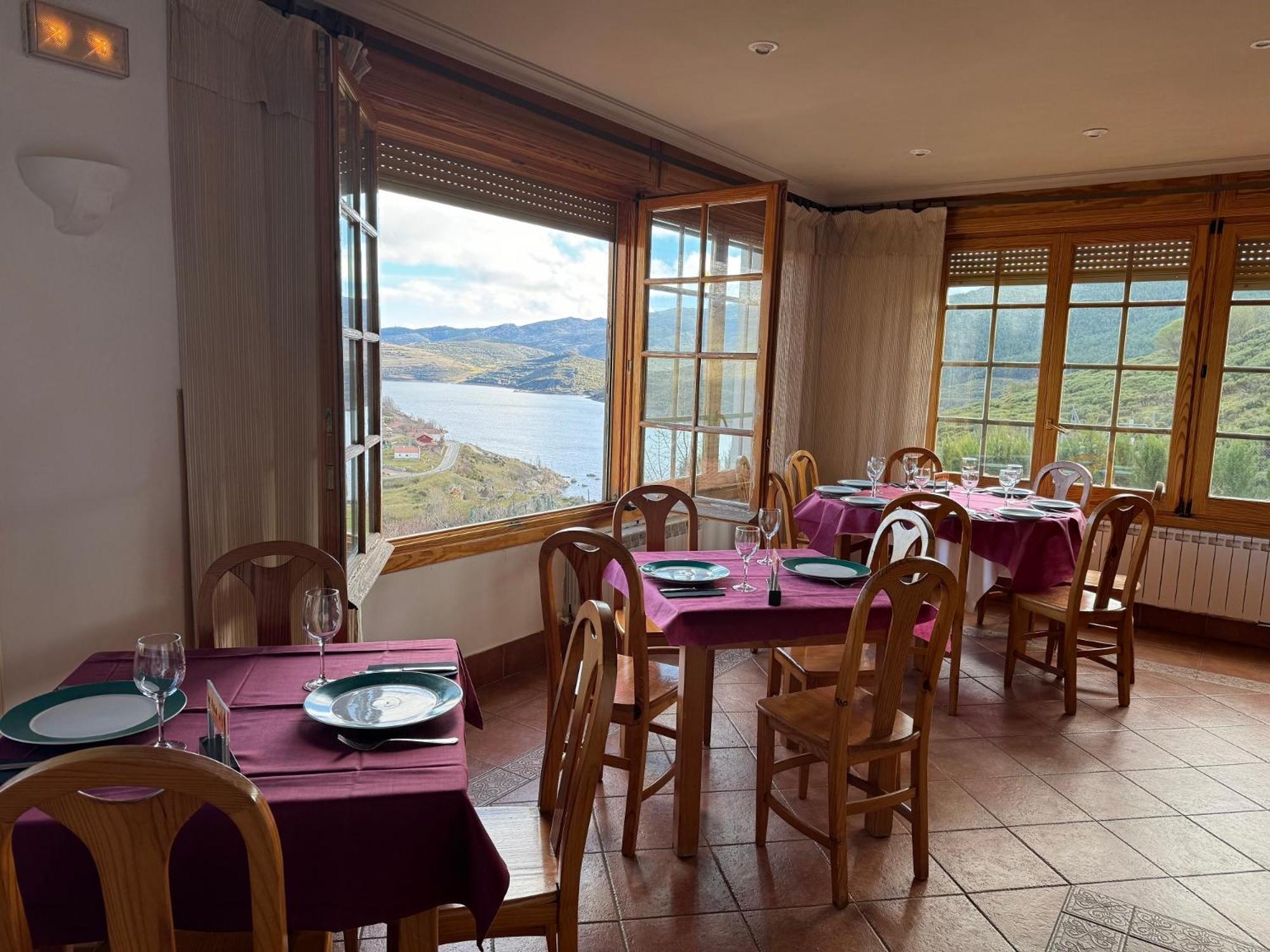 Hotel Pico Espiguete Alba de los Cardaños エクステリア 写真