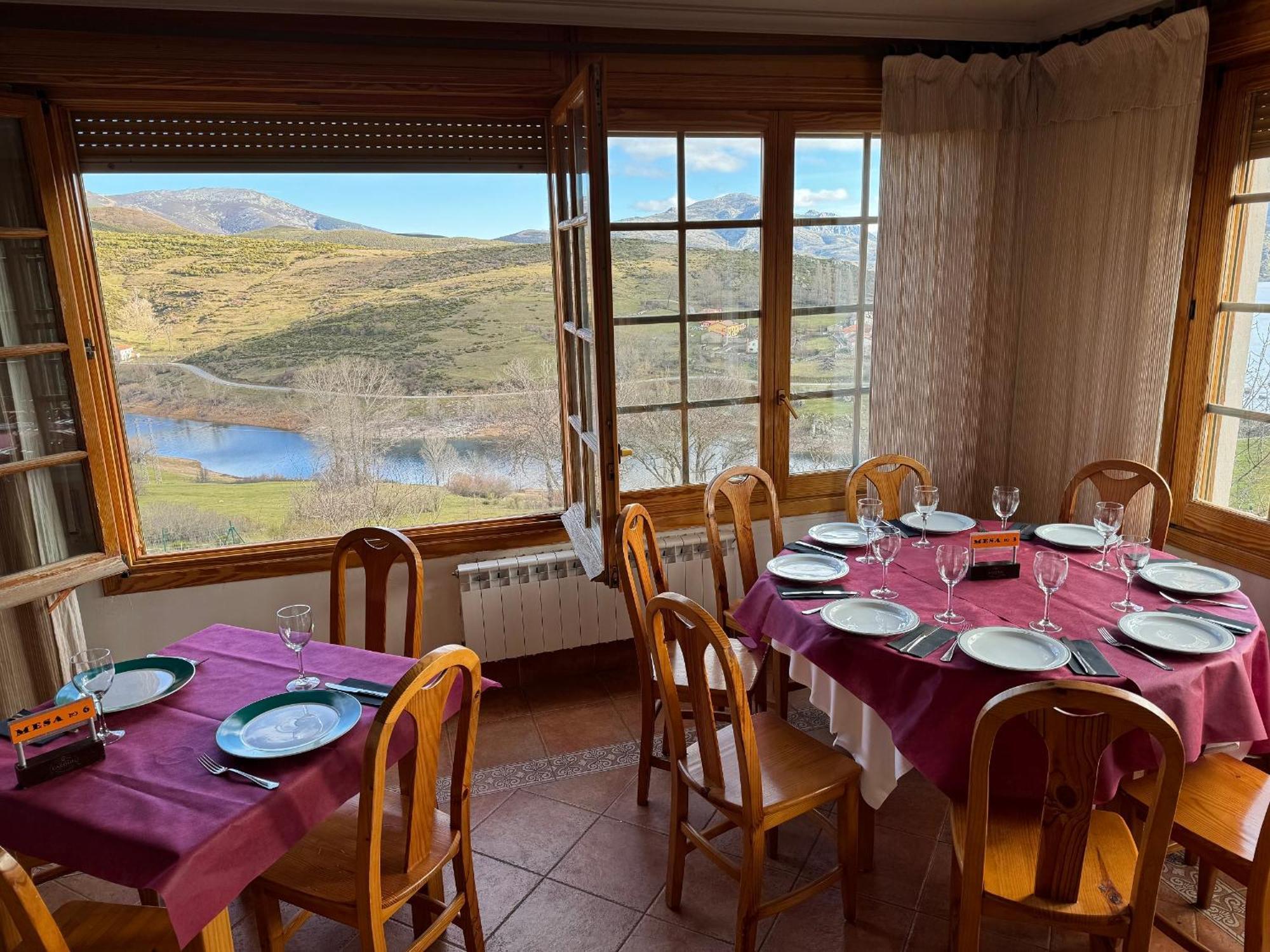 Hotel Pico Espiguete Alba de los Cardaños エクステリア 写真