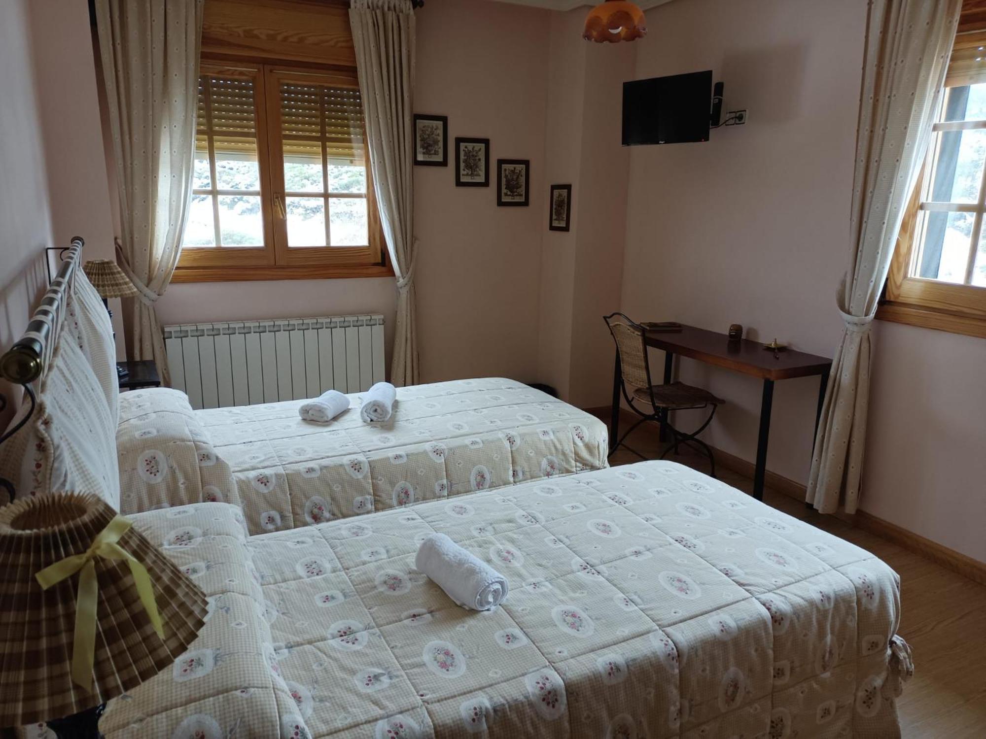 Hotel Pico Espiguete Alba de los Cardaños エクステリア 写真